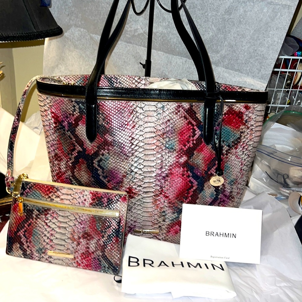 Brahmin Brooke multi Aynsley w/ wristlet set